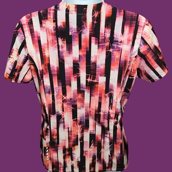 BARCO One 4PKT Printed V-Neck Princess Top Size Small - Picture 3 of 6